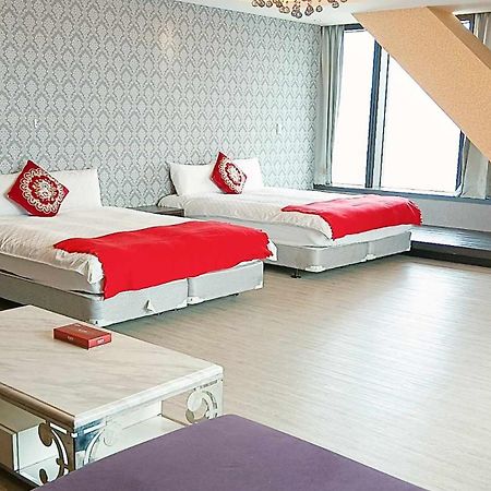 85旅行家 Apartman Kaohsziung Kültér fotó